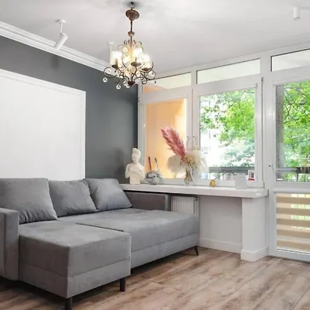 Urban Chic - Modern & Stylish, Aleja Solidarnosci Apartment