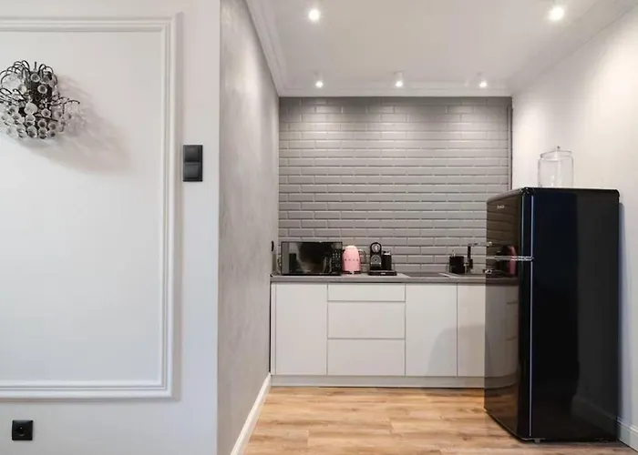 Urban Chic - Modern & Stylish, Aleja Solidarnosci Apartment