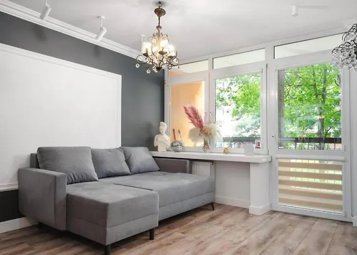 Urban Chic - Modern & Stylish, Aleja Solidarnosci Apartment