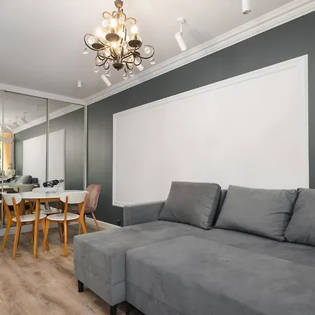 Urban Chic - Modern & Stylish, Aleja Solidarnosci * Warsaw