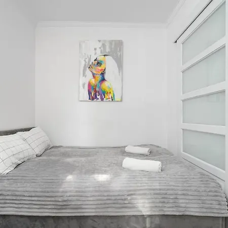 Urban Chic - Modern & Stylish, Aleja Solidarnosci Apartment Warsaw