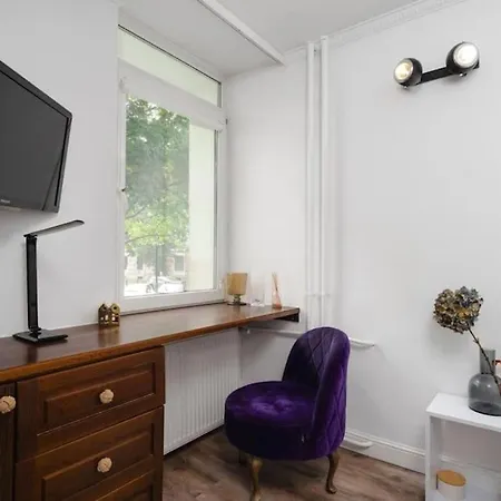 Urban Chic - Modern & Stylish, Aleja Solidarnosci ורשה