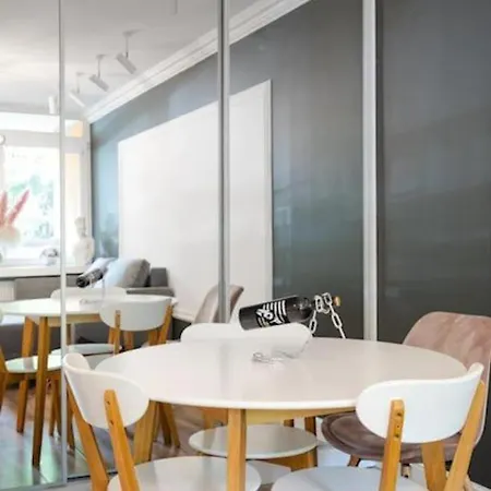 דירה Urban Chic - Modern & Stylish, Aleja Solidarnosci *