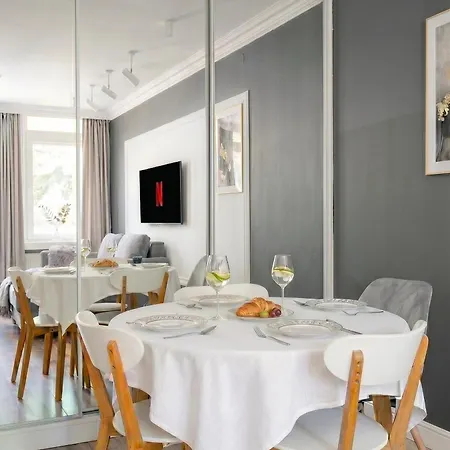 דירה Urban Chic - Modern & Stylish, Aleja Solidarnosci ורשה