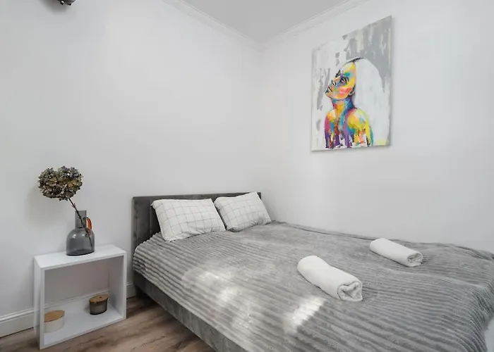 Urban Chic - Modern & Stylish, Aleja Solidarnosci *